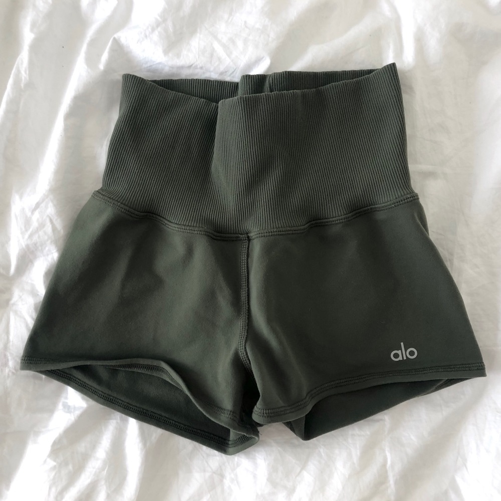 ALO YOGA AURA SHORT